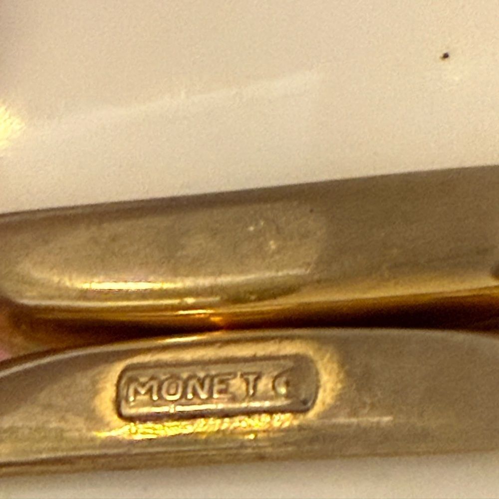 Vintage Monet Signed White Lucite Clamper Bracelet with GoldTone Accent. - Picture 7 of 7